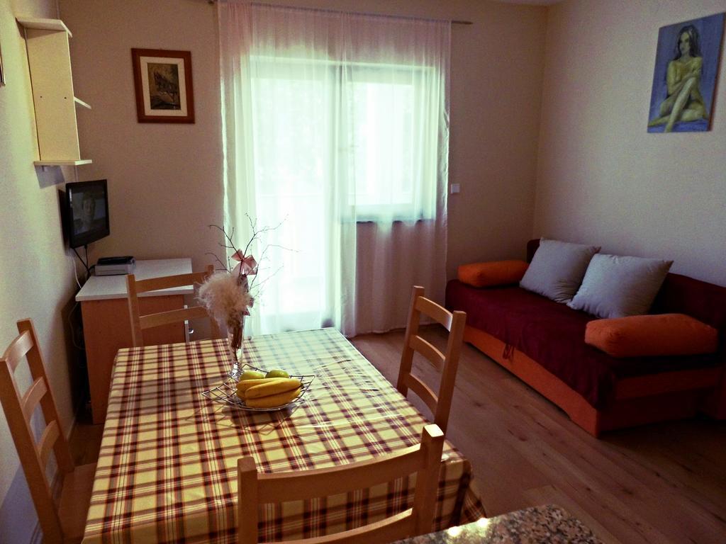 Apartmani Simic Starigrad Paklenica Exterior foto